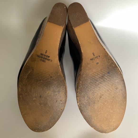 Fredrick’s of Hollywood Black patent leather cork bottom wedges - Picture 4 of 5